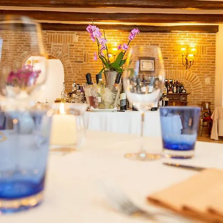 アルバタサル ホテル