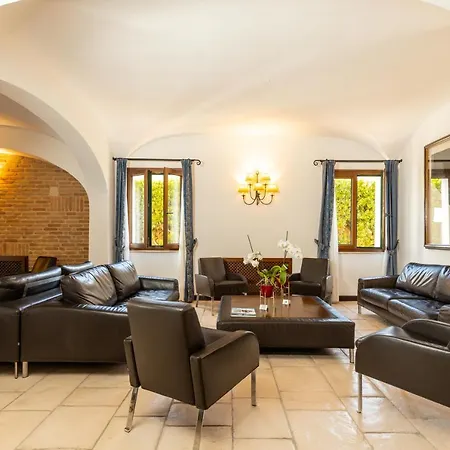 Hotel Arbatasar