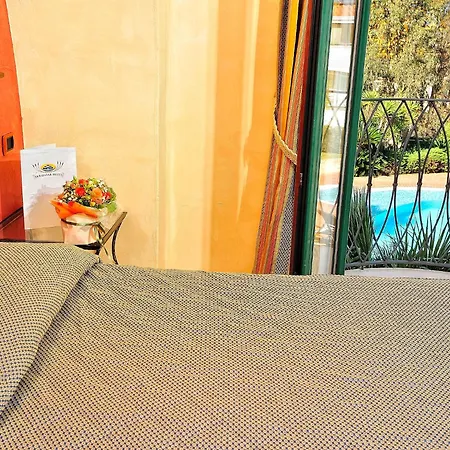 ホテル アルバタサル 4*